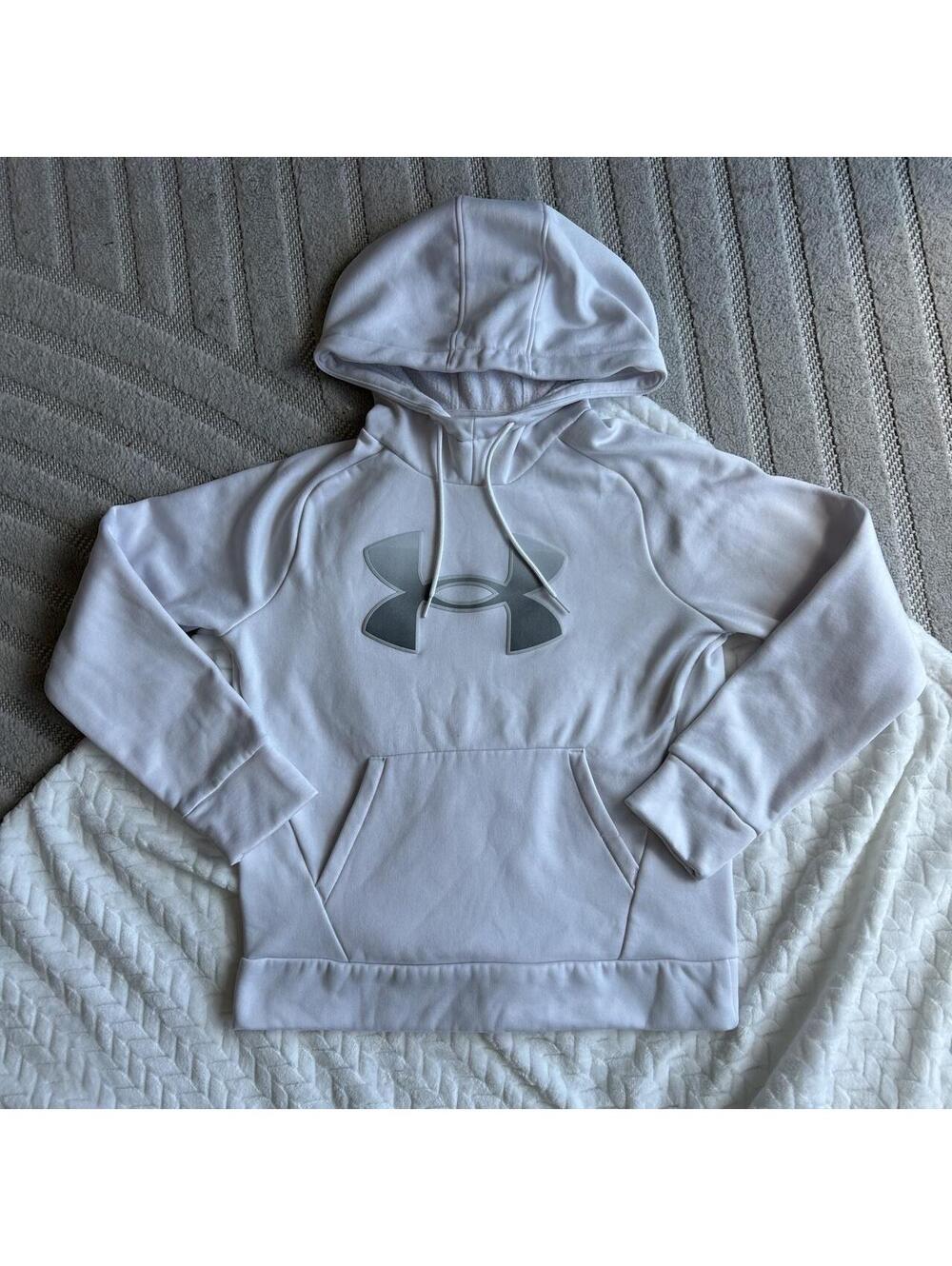 White Under Armour hoodie in XS #underarmour #athletic
